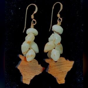 Sold!Big Island Momi Shells w/Big Island Koa Wood Charm